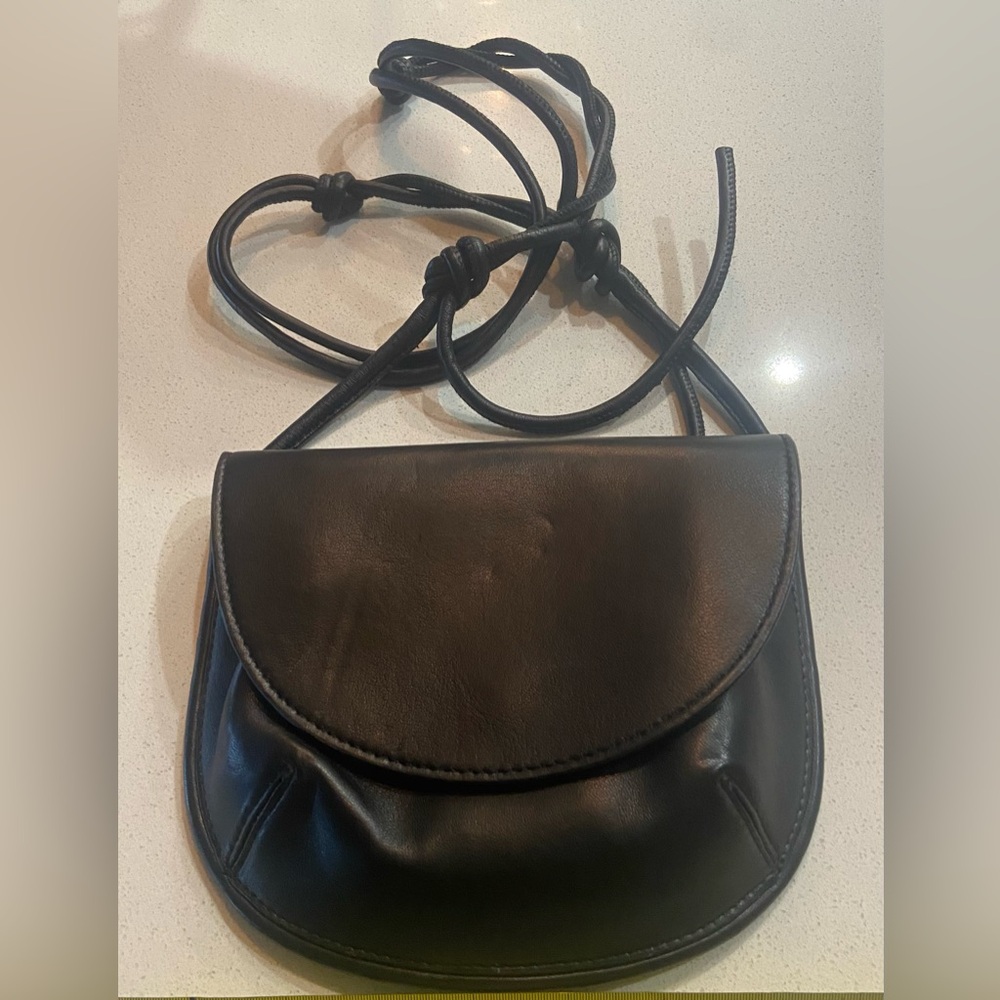 Zara Black Oval Faux Leather Crossbody Bag Magnetic Closure W/Knotted Accents